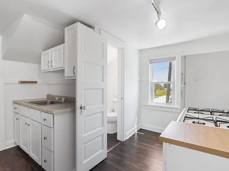 2027 N Main St #1B — Photo 20