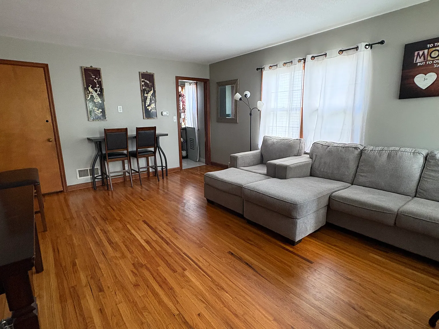 2 bed, 1054 sqft, $1,500 — Photo 1