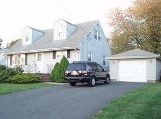 6 Waling Dr, Wayne, NJ 07470