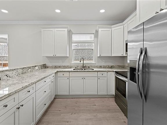 4th image of 6741 Carver Dr