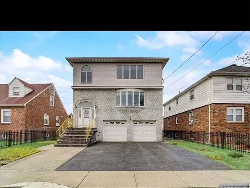 1st image of 27 Arlington Blvd Floor 2