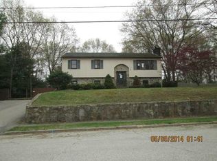 14 Adams Dr, Coventry, RI 02816