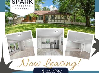 901 Glendale Rd, Liberty, MO 64068