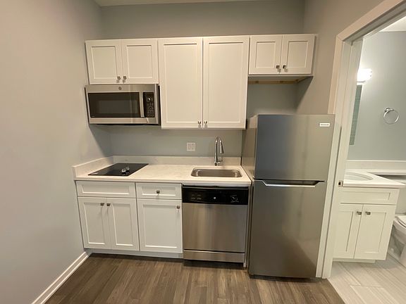 4th image of 5242 N Winthrop Ave #312