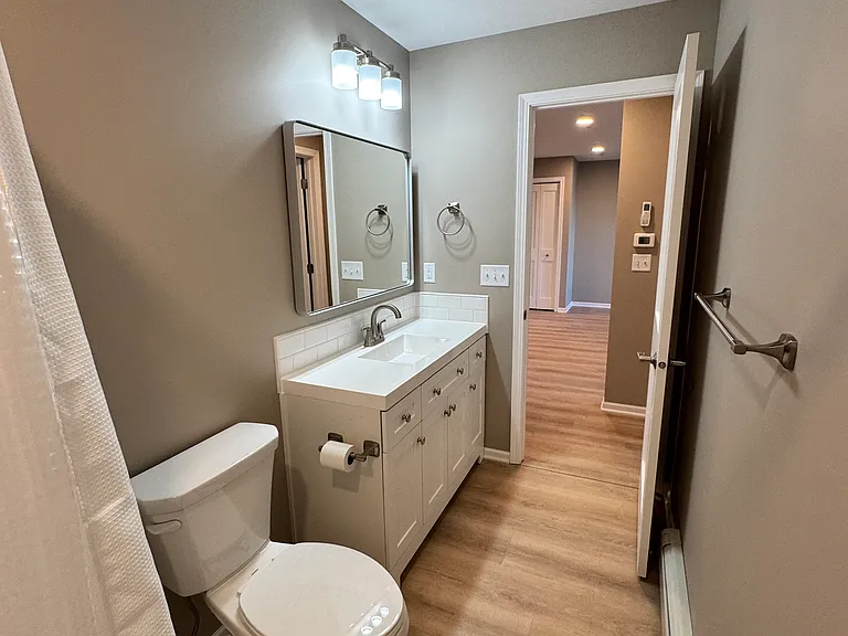 32 E Lake St #3 — Photo 12