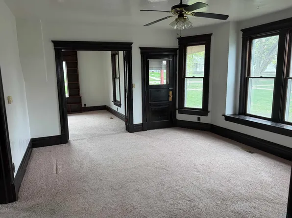 512 Fulton St, Remsen, IA 51050