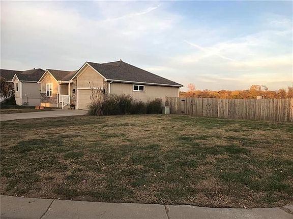 3rd image of 1717 N Ethan Ln