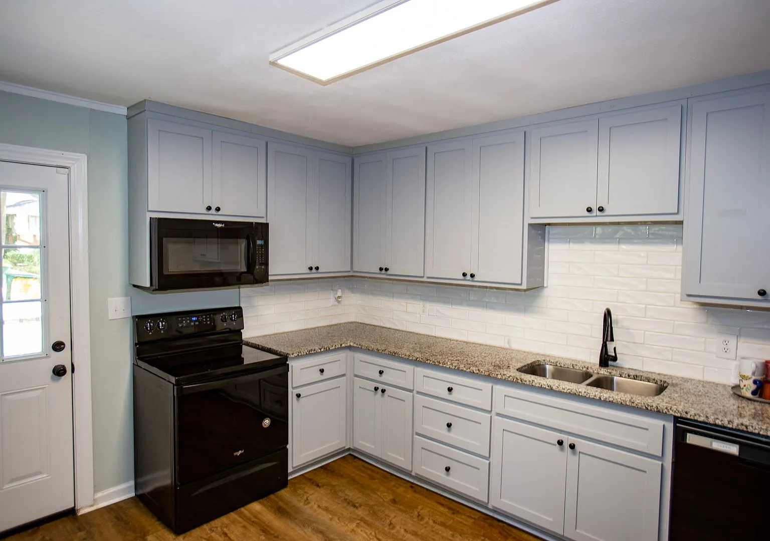 4 bedroom house in Five Points available now!! — Photo 3