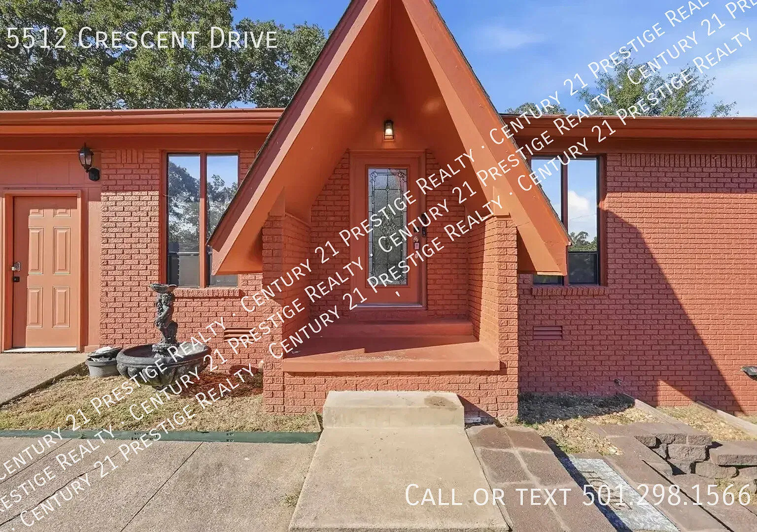 Renovated 4 Bedroom 2.5 Bath home — Photo 4