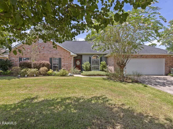 210 Becky Ln, Lafayette, LA 70508