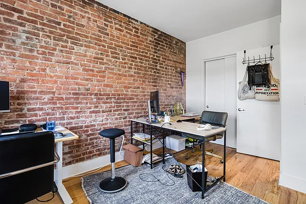 Rented by Safdie Realty Group | media 31