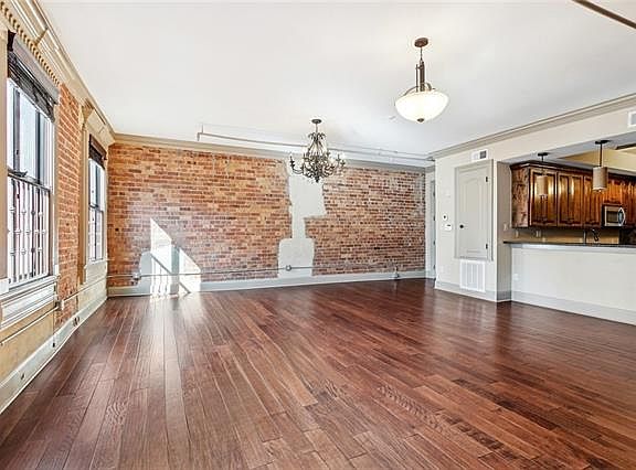 3rd image of 431 Gravier St #3