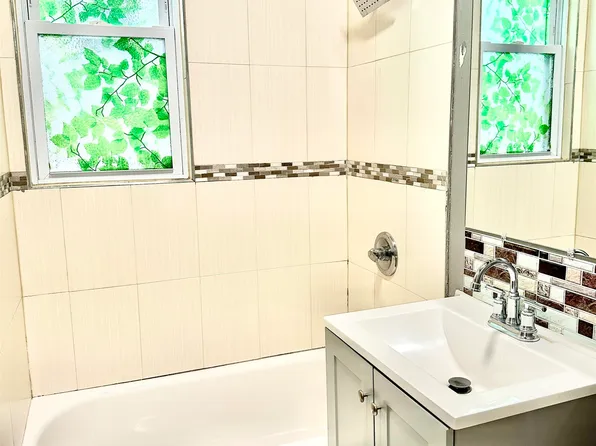 245 Duncan Avenue image 15 of 17