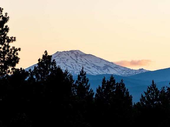 3rd image of 60069 SE Ruby Peak Loop