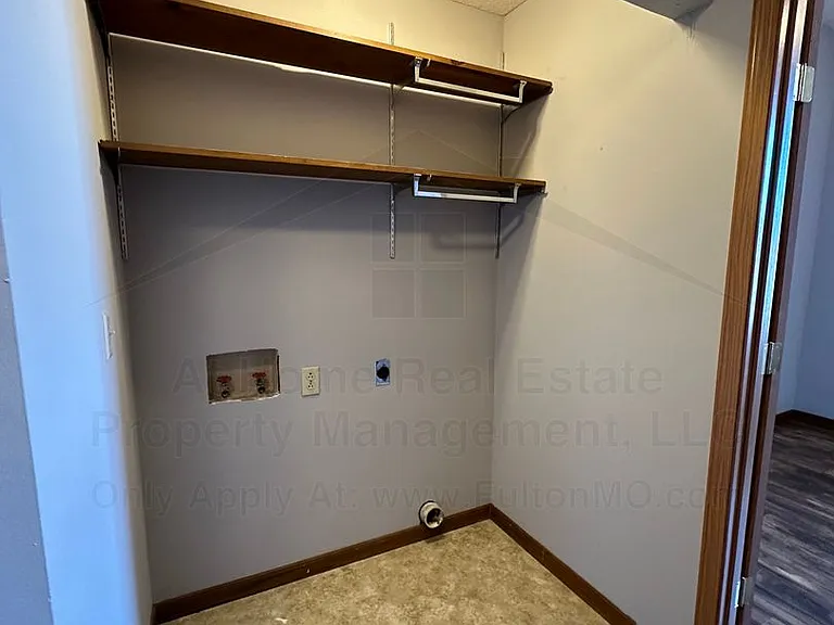 103 E 10th St #21 — Photo 10