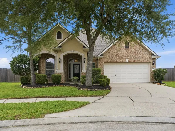 201 Bailey Brook Ln, Dickinson, TX 77539