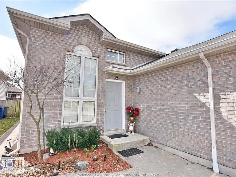 1003 Silverdale Dr #B — Photo 7