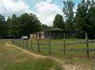 6140 Bible Grove Rd, Lexington, TN 38351