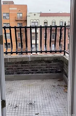 Rented by Carollo Real Estate | media 21