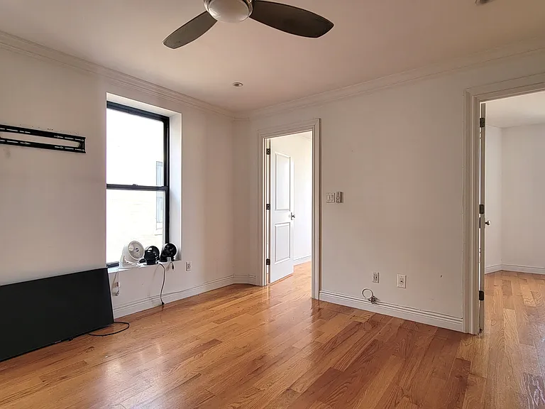 500 Cathedral Pkwy #3C — Photo 3