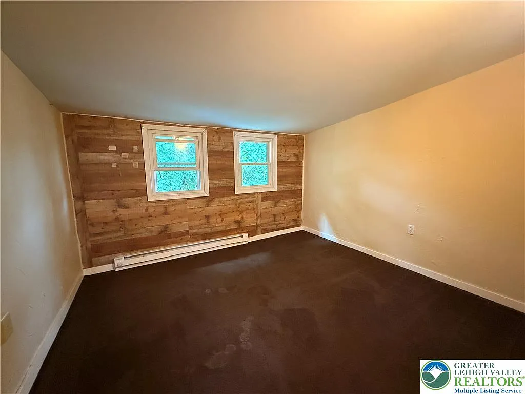 3 bed, 1.0 bath, 731 sqft, $1,100 — Photo 4