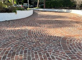 704 N Sierra Dr, Beverly Hills, CA 90210