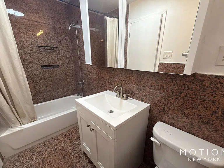 513 E 5th St #5B — Photo 3