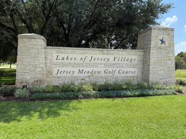 104 Cherry Hills Dr, Houston, TX 77064