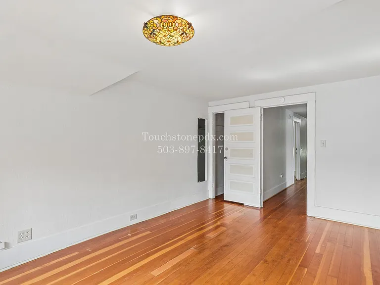 4315-4317 N Gantenbein Ave — Photo 29