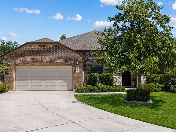 3rd image of 108 WINDSOR DR
