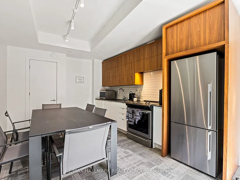 135 Barrette St #207 — Photo 31