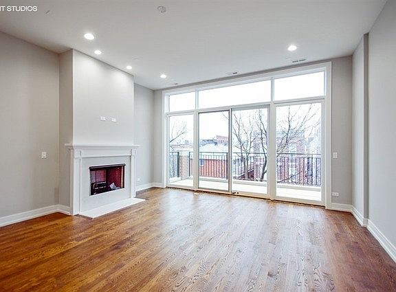 2nd image of 1036 N Paulina St #3