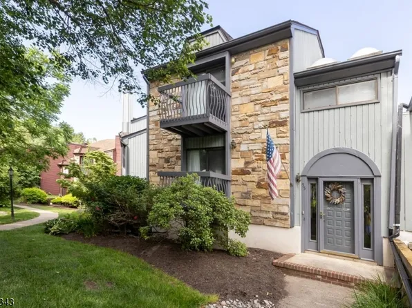 55 Kensington Ct, Washington Twp., NJ 07840