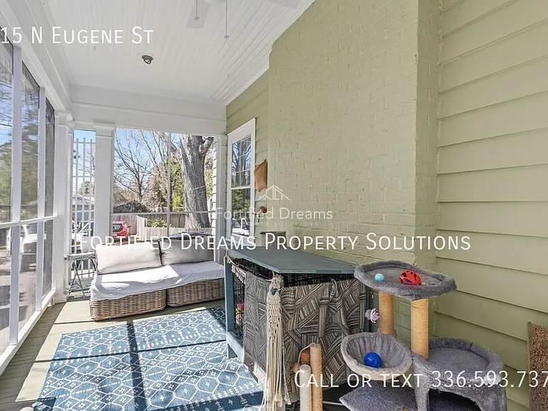 915 N Eugene St — Photo 37