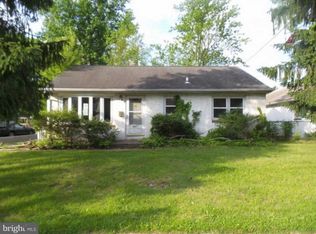 267 Dubois Ave, West Deptford, NJ 08096