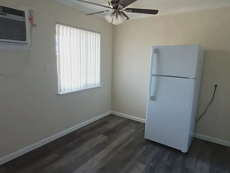 2507 Edison Ave #11 — Photo 8
