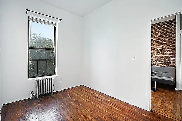 Rented by Waldstar Real Estate LLC | media 25