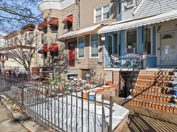 74 Atlantic Street image 2 of 37