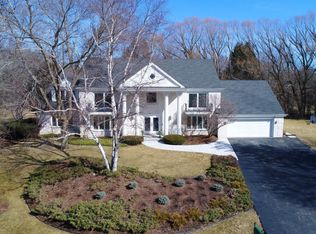 9270 N Fairway Dr, Bayside, WI 53217