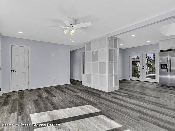 5th image of 1012 Bay Ave