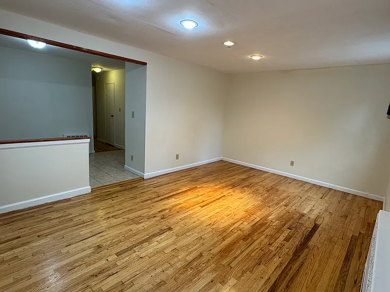 1305 E 65th St #1 — Photo 3