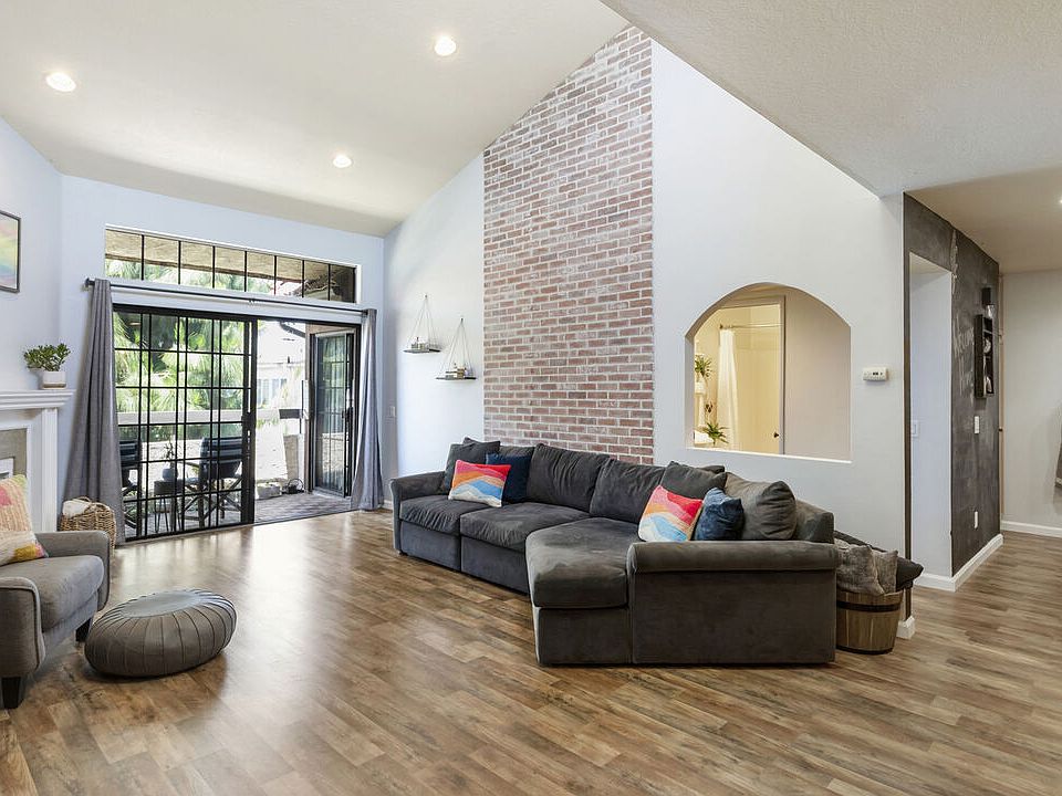 1st image of 5534 Encino Ave APT 312