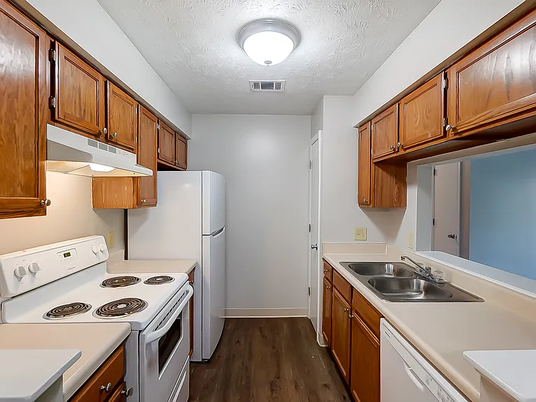 Vista Pointe Apartments — Photo 8