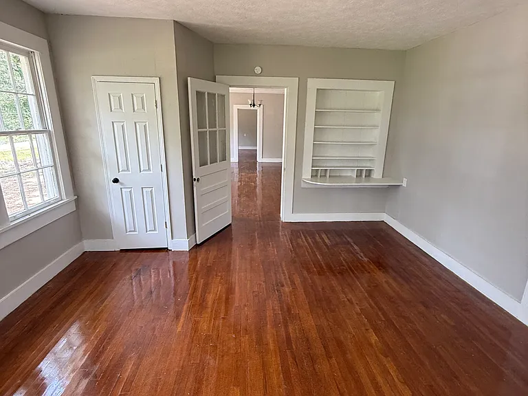4520 Whitehaven Dr — Photo 8