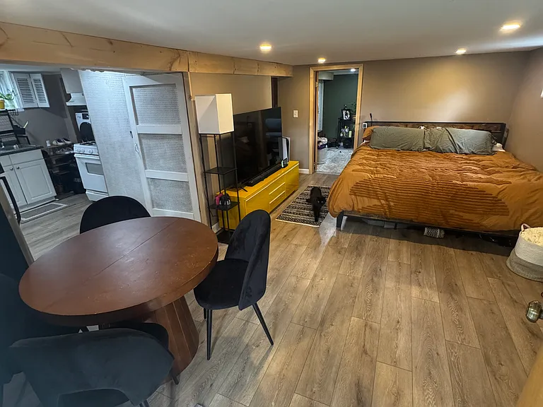 148 Summit St — Photo 4