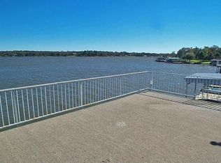 929 Kiowa Dr W, Lake Kiowa, TX 76240