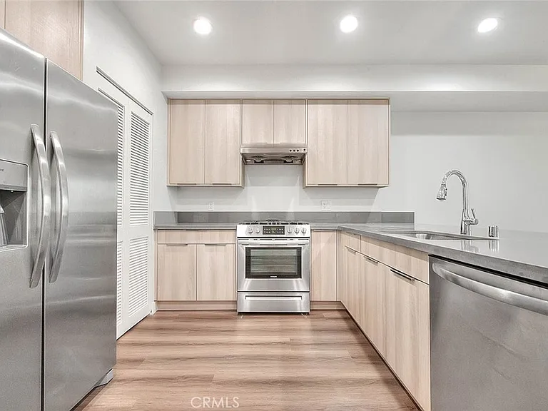 501 W Foothill Blvd #104 — Photo 3