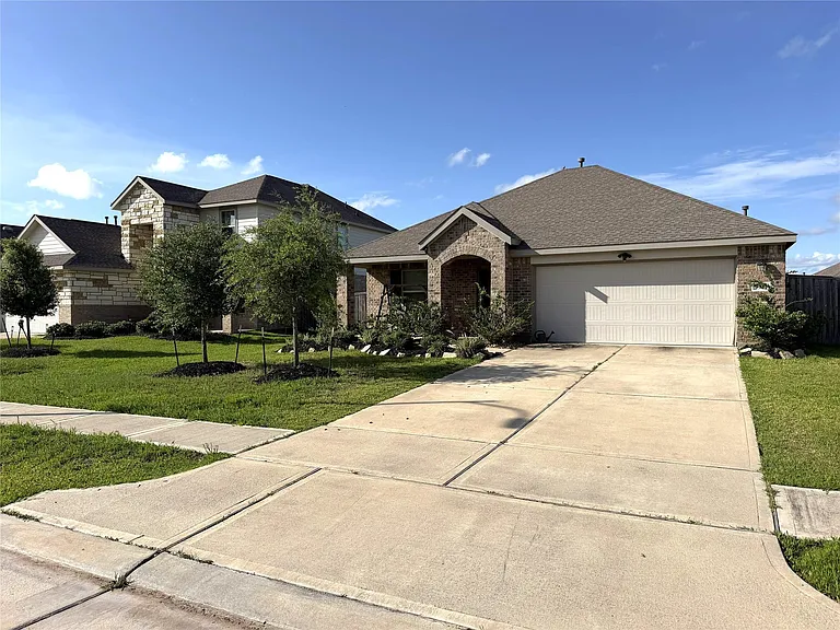 5323 Winding Stream Dr — Photo 1