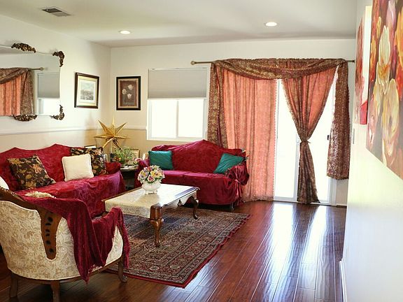 3rd image of 21100 Seeley Pl