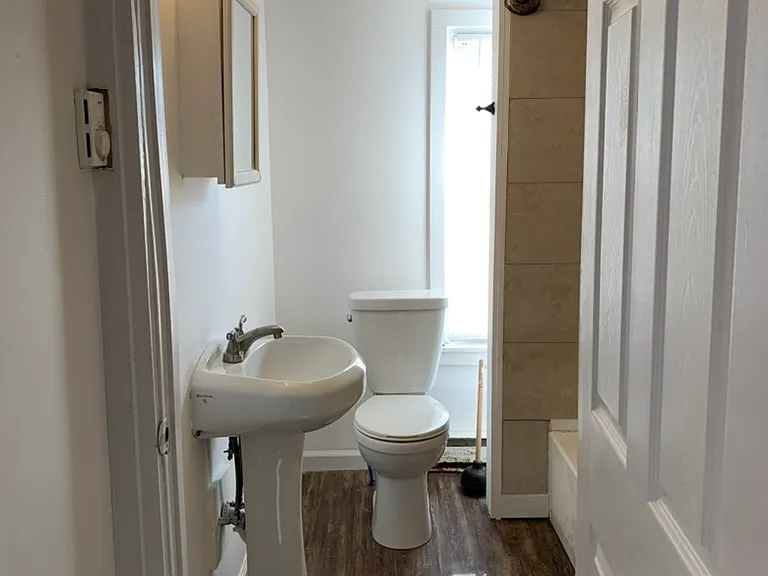 480 Norwich Ave — Photo 8